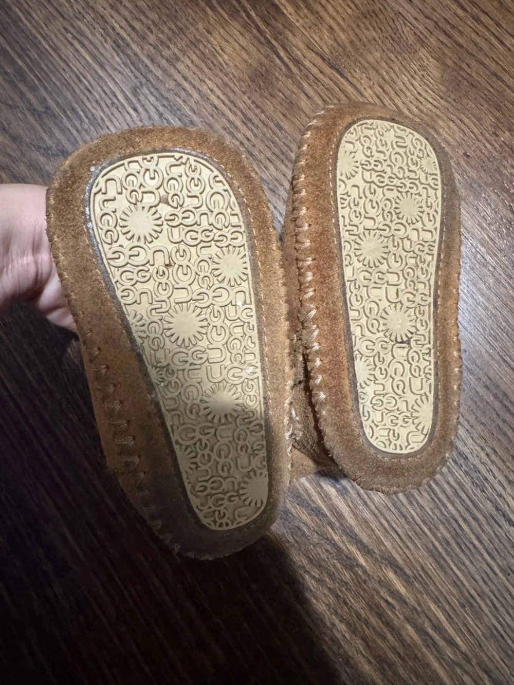UGG Kids Chestnut Shearling Lined Booties - Picture 2 of 4